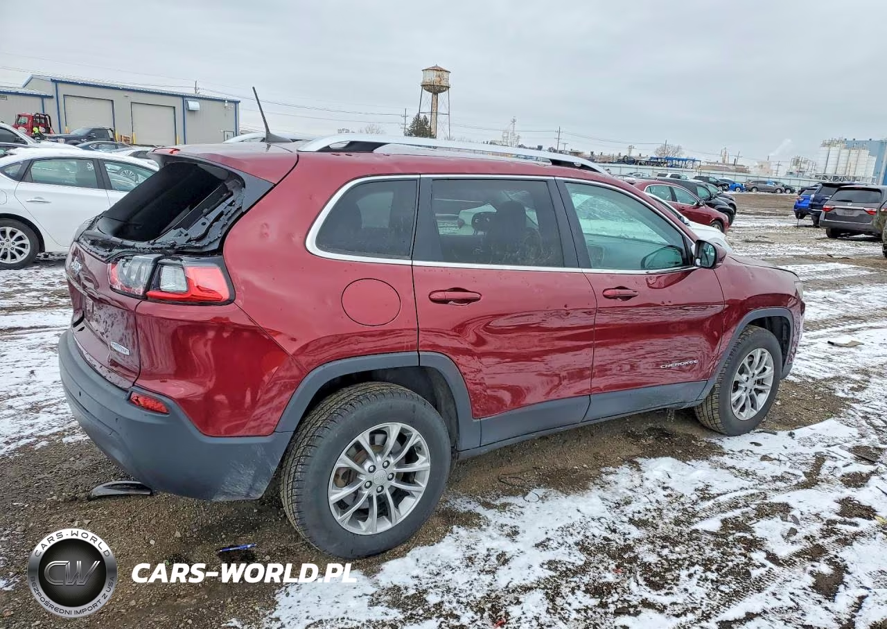 2019 Jeep Cherokee Latitude Plus VIN:1C4PJMLB8KD323496 - 3