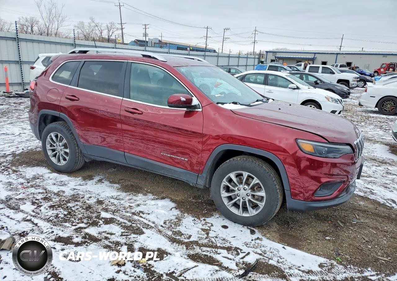 2019 Jeep Cherokee Latitude Plus VIN:1C4PJMLB8KD323496 - 4