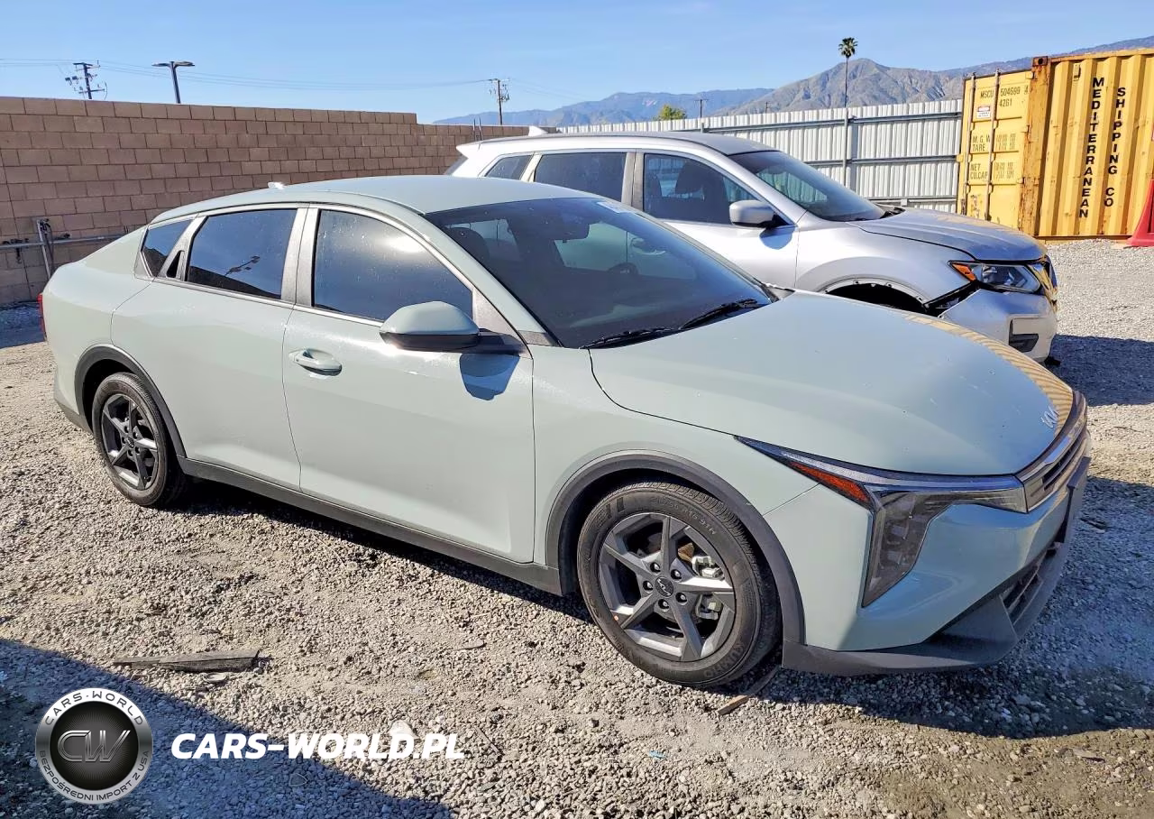 2025 Kia K4 Lxs VIN:3KPFT4DE6SE145908 - 4