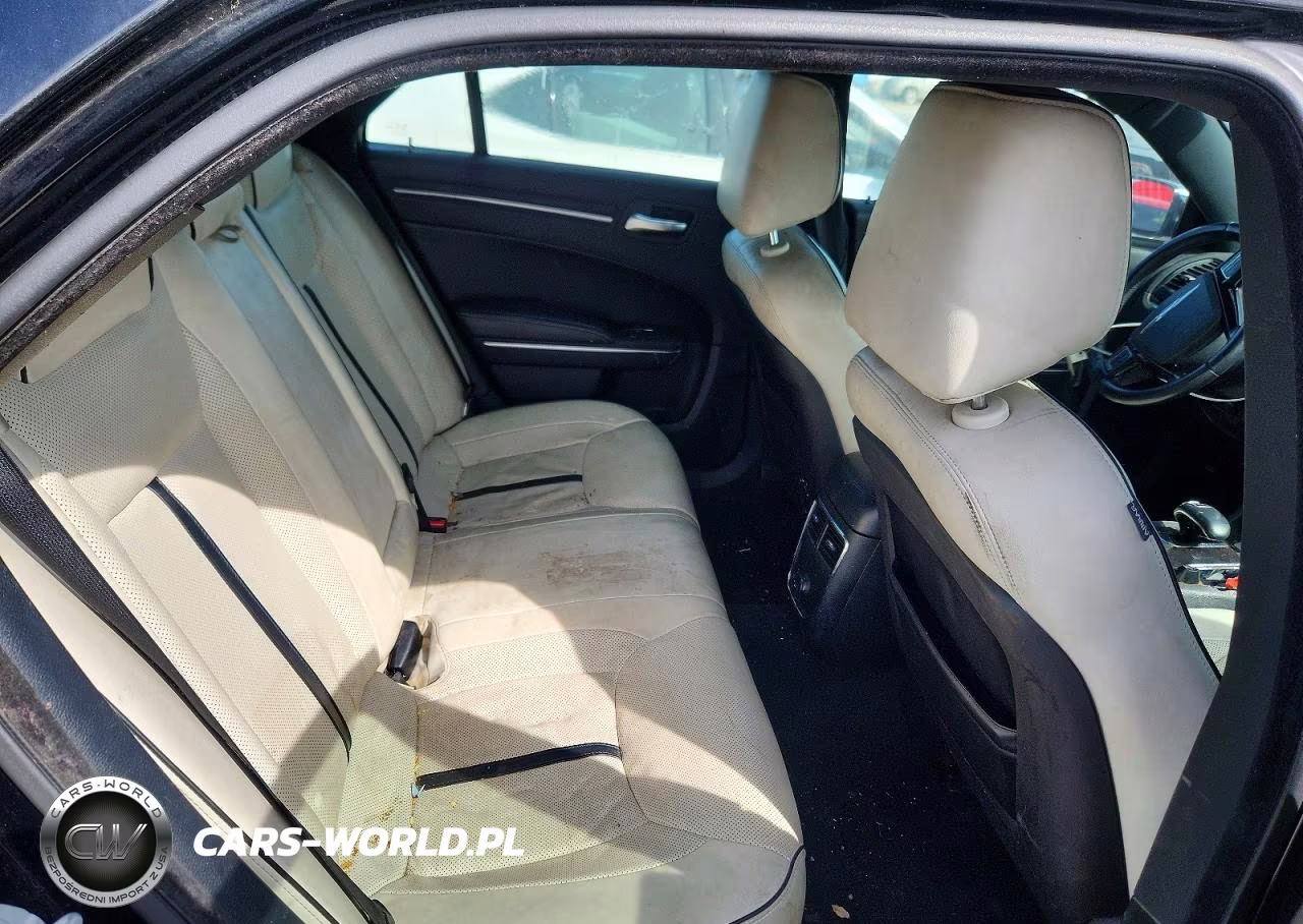 2014 Chrysler 300 VIN:2C3CCAAG6EH343148 - 10