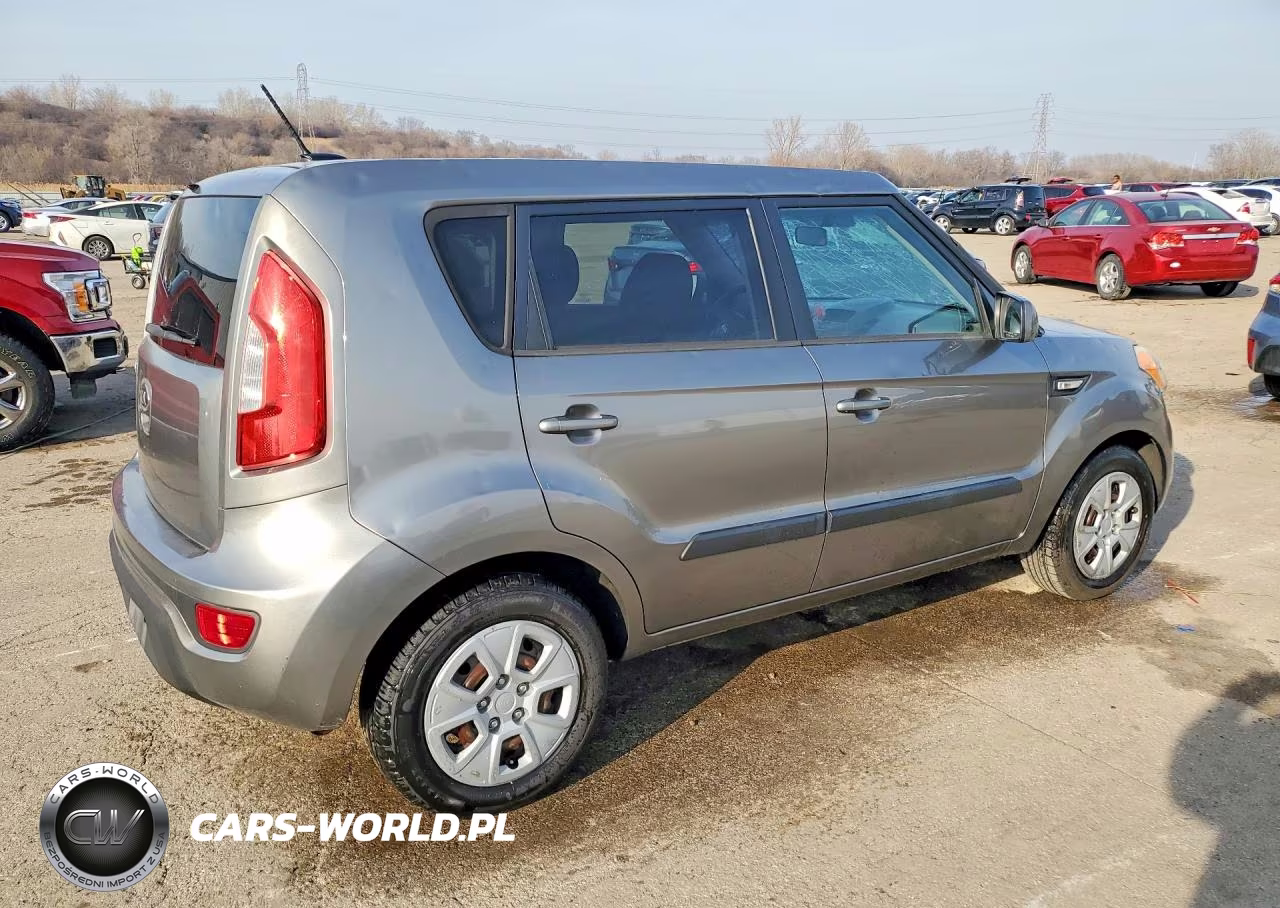 2013 Kia Soul Base VIN:KNDJT2A52D7613090 - 3