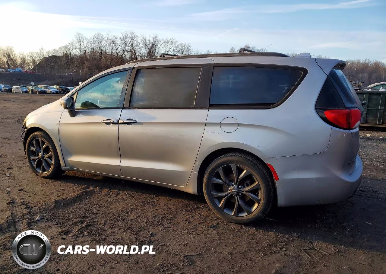 2020 Chrysler Pacifica Touring L VIN:2C4RC1BG4LR173450 - 2