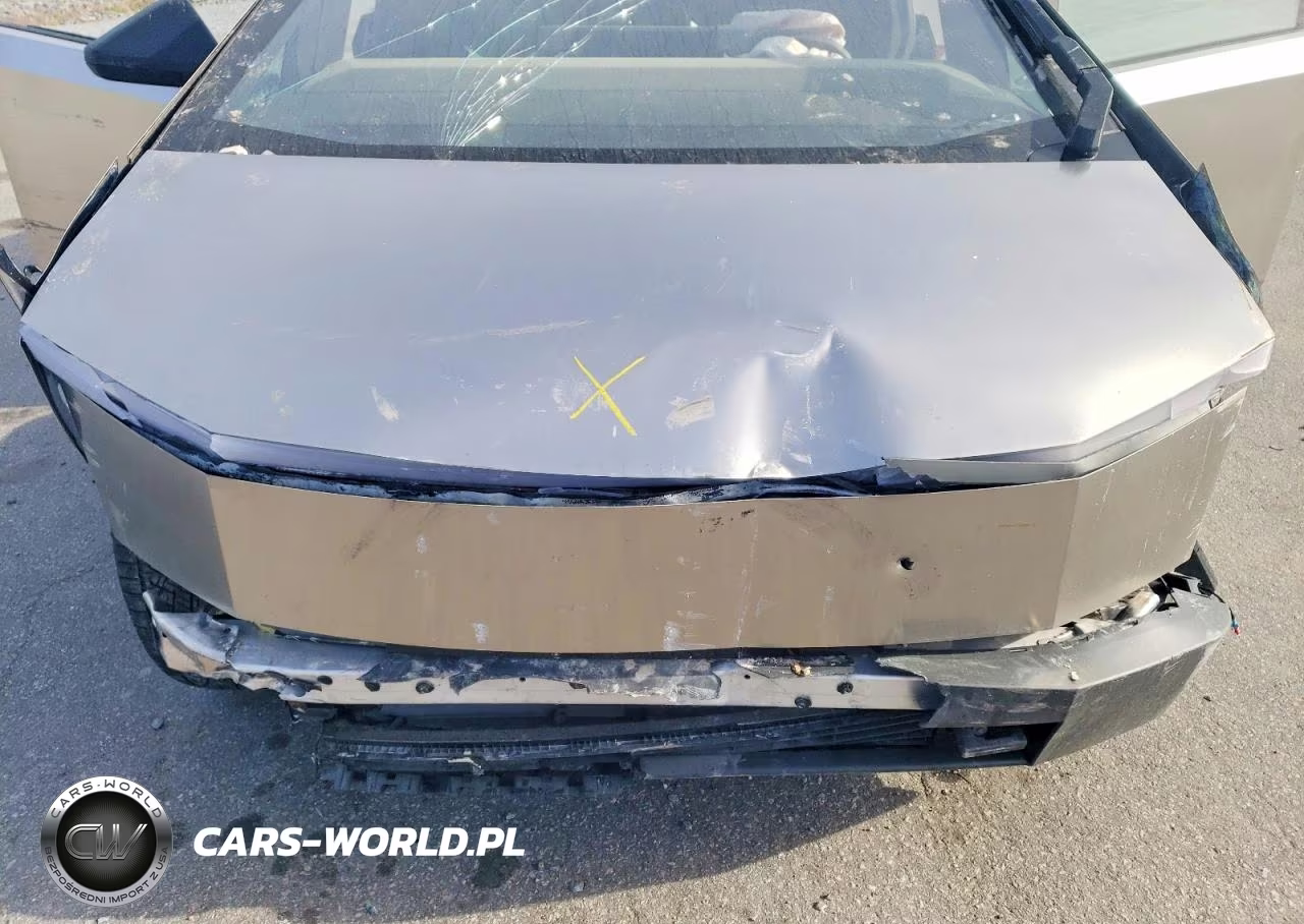 2025 Tesla Cybertruck VIN:7G2CEHED3SA075055 - 12