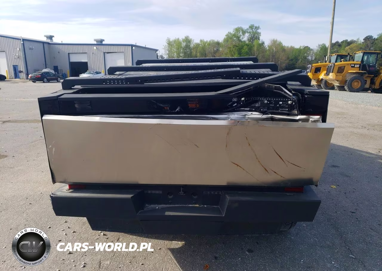 2025 Tesla Cybertruck VIN:7G2CEHED3SA075055 - 6