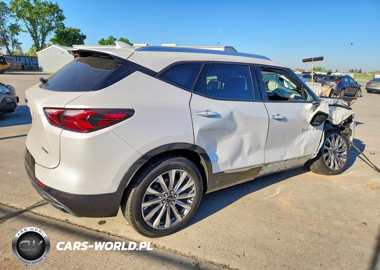 2022 Chevrolet Blazer Premier VIN:3GNKBFRS6NS176214 - 3