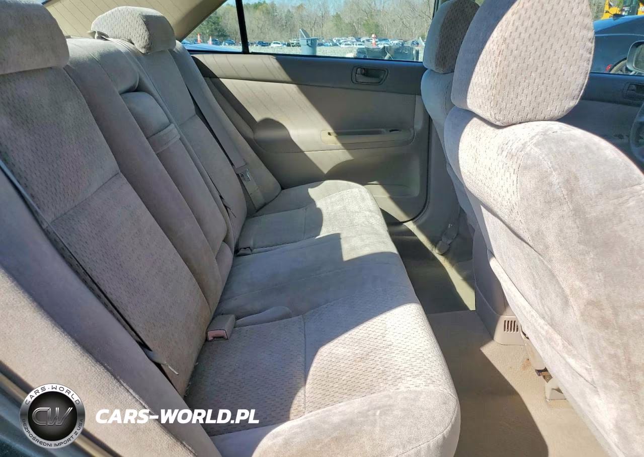 2003 Toyota Camry Le VIN:4T1BE32K63U674947 - 10