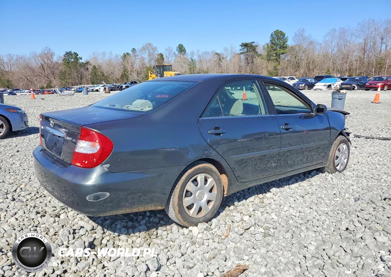 2003 Toyota Camry Le VIN:4T1BE32K63U674947 - 3
