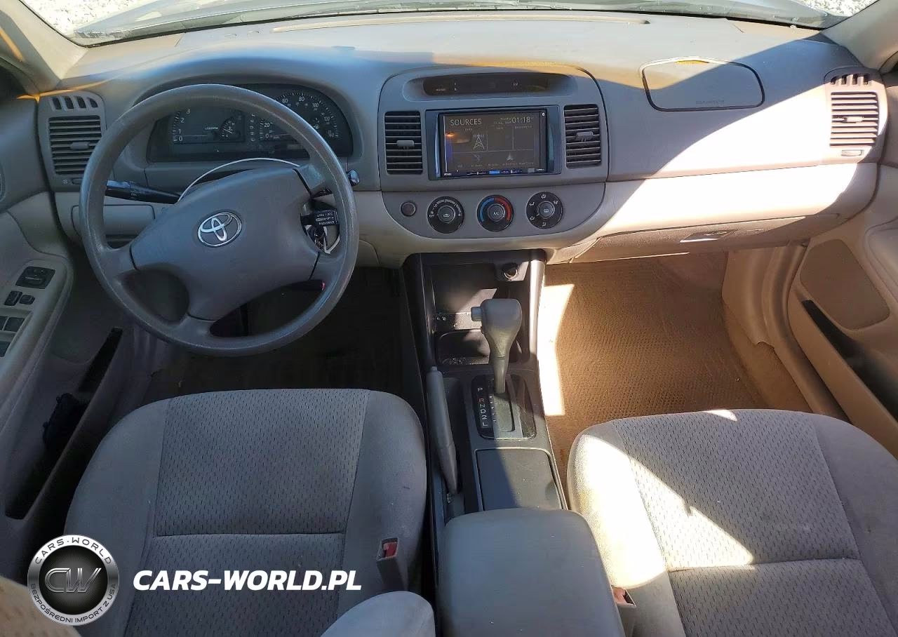 2003 Toyota Camry Le VIN:4T1BE32K63U674947 - 8