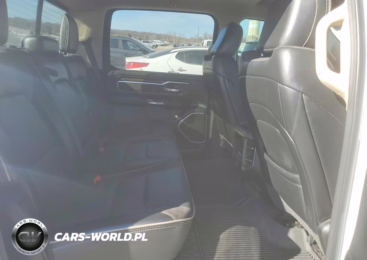 2020 Ram 1500 Laramie VIN:1C6SRFJM6LN250439 - 10