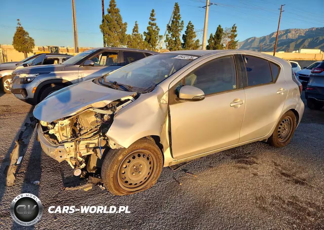 2015 Toyota Prius C One