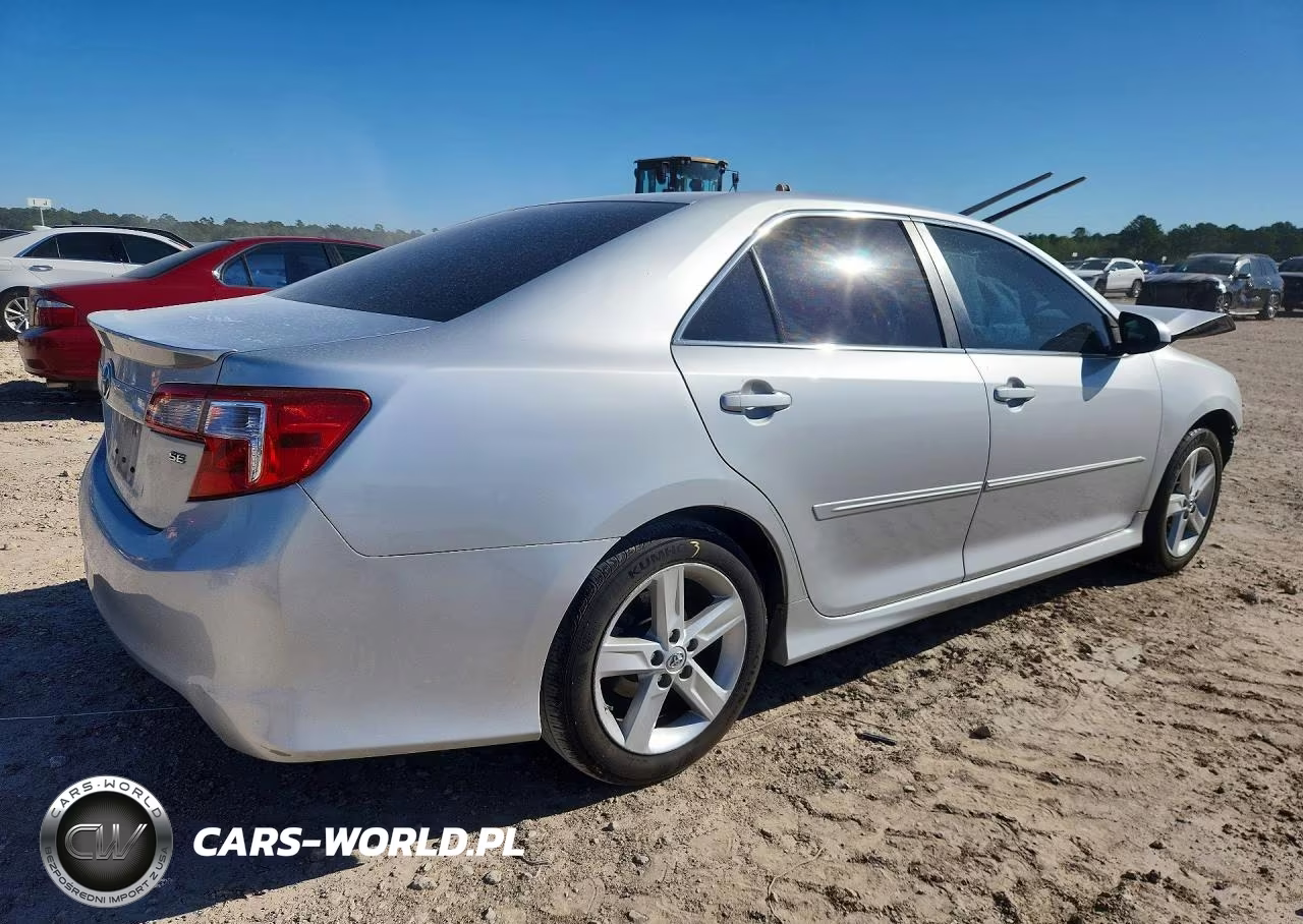 2014 Toyota Camry Se VIN:4T1BF1FK9EU860433 - 3