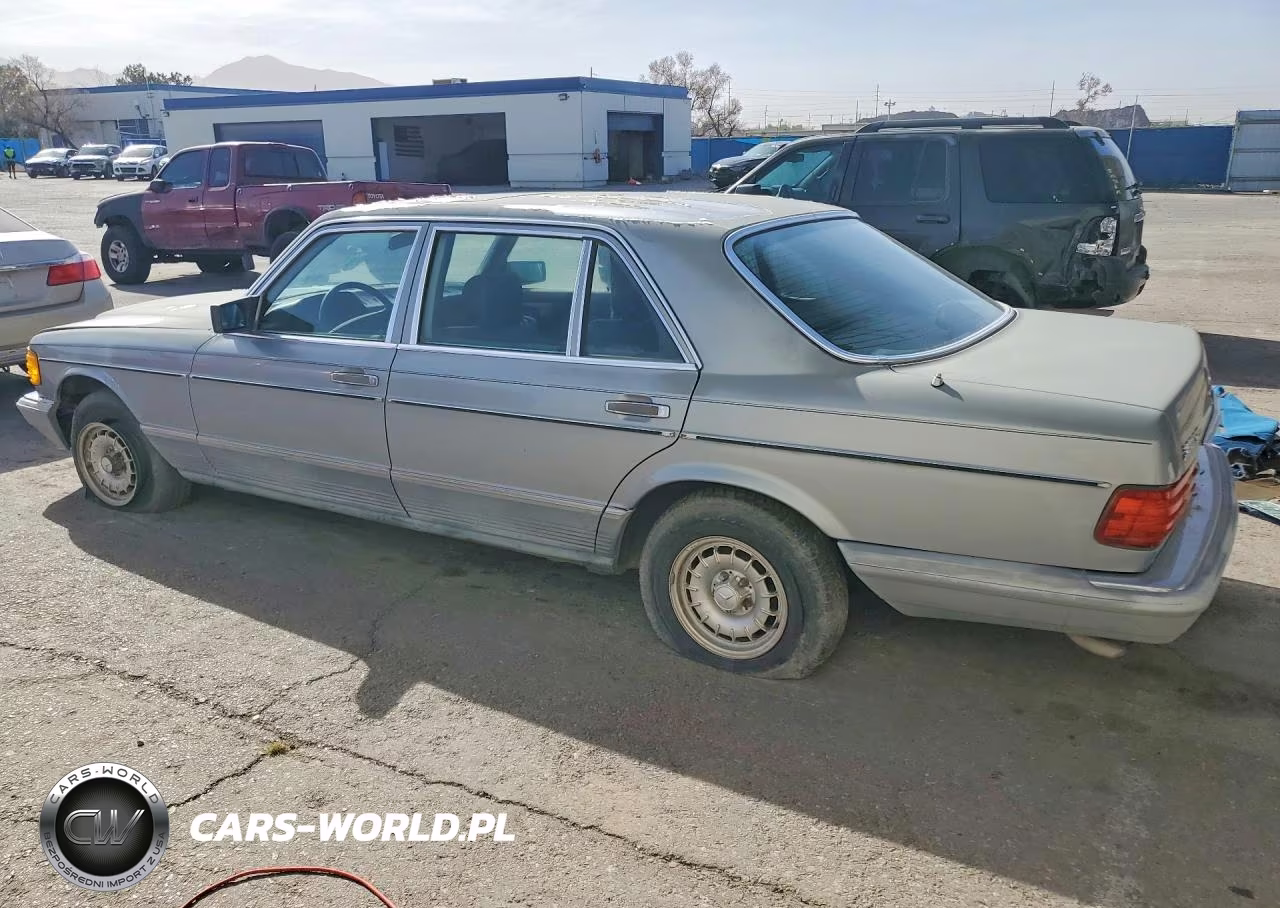 1983 Mercedes Benz 380 Sel VIN:WDBCA33A6DB045551 - 2