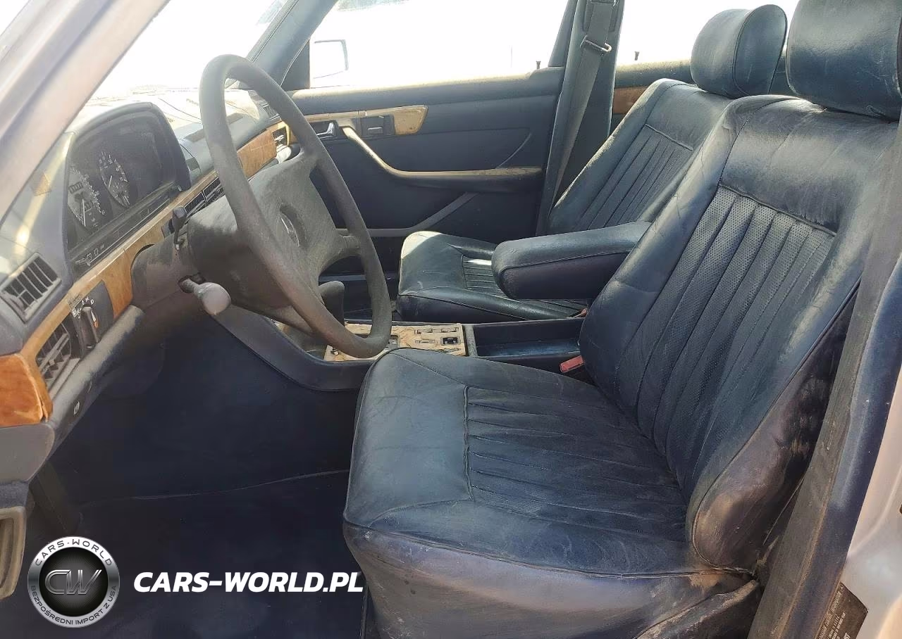 1983 Mercedes Benz 380 Sel VIN:WDBCA33A6DB045551 - 7