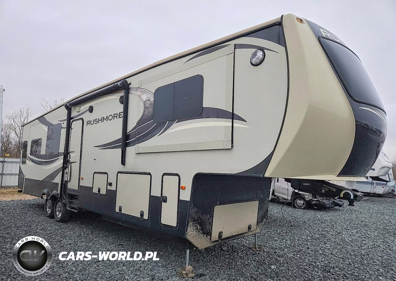 2014 Redwood Rushmore Camper – zdjęcie 1 z 10