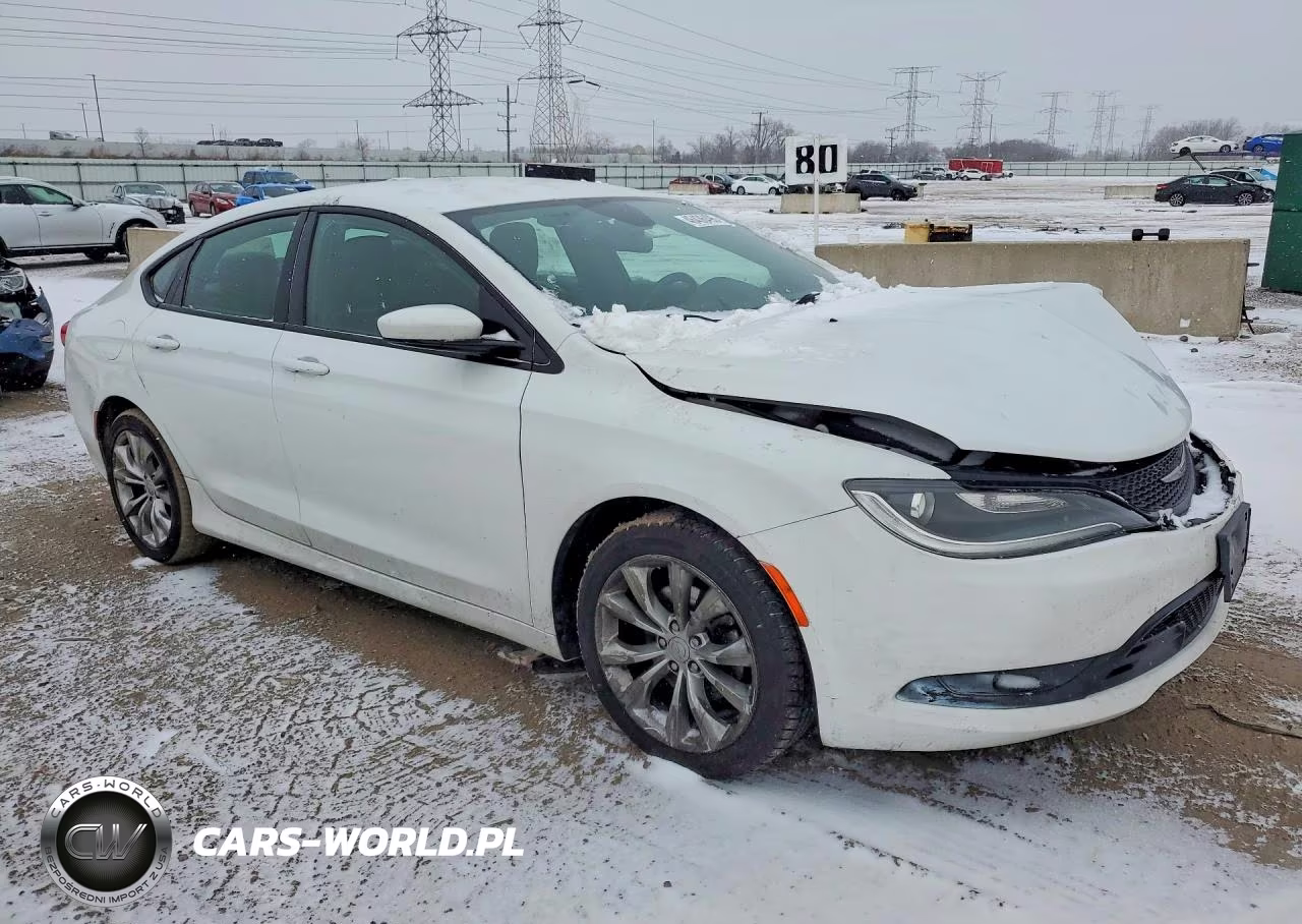 2015 Chrysler 200 S VIN:1C3CCCBB6FN682113 - 4