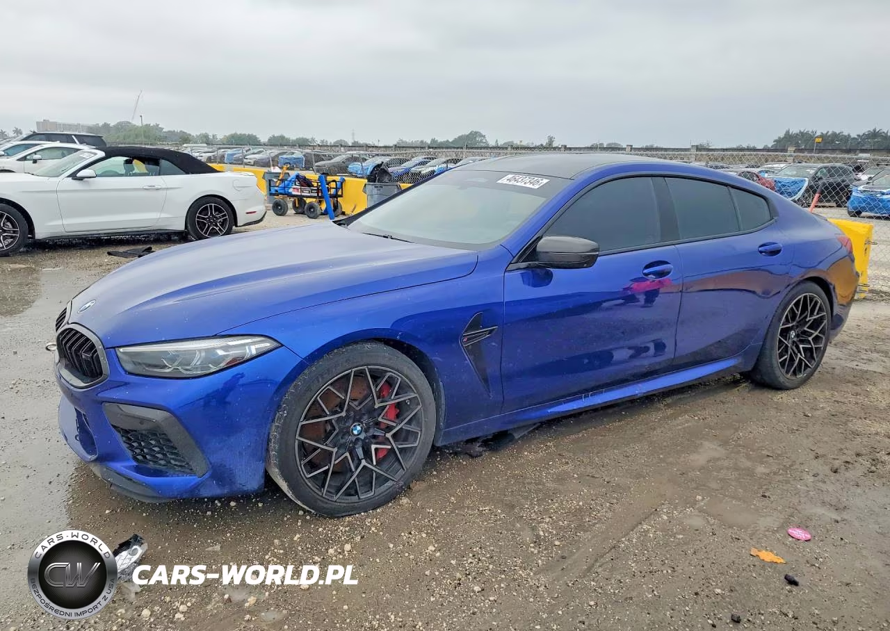 2022 BMW M8