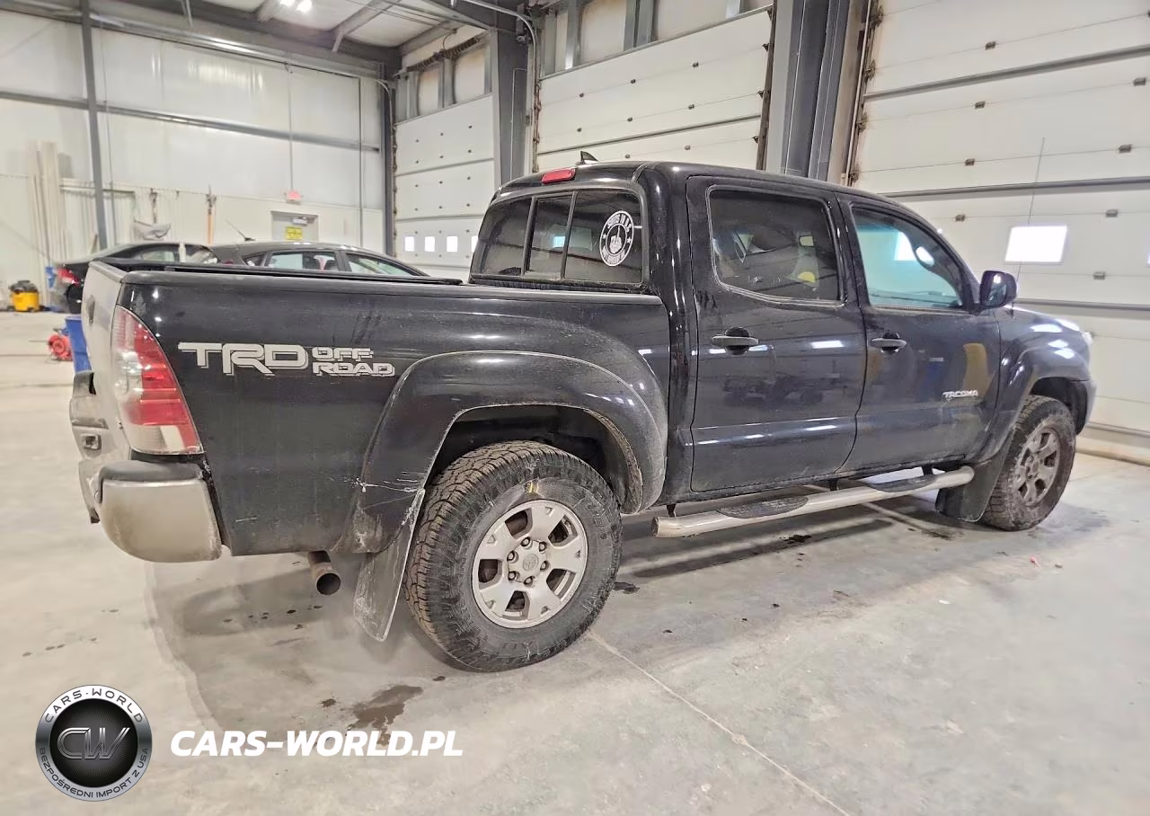 2015 Toyota Tacoma V6 VIN:3TMLU4EN7FM194254 - 3