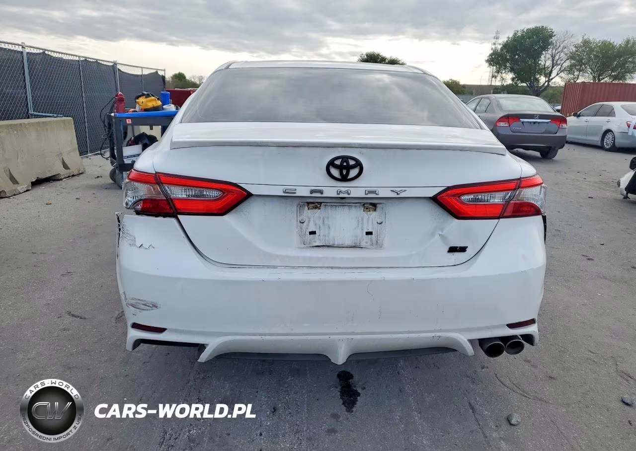 2018 Toyota Camry Le VIN:4T1B11HK0JU569891 - 6
