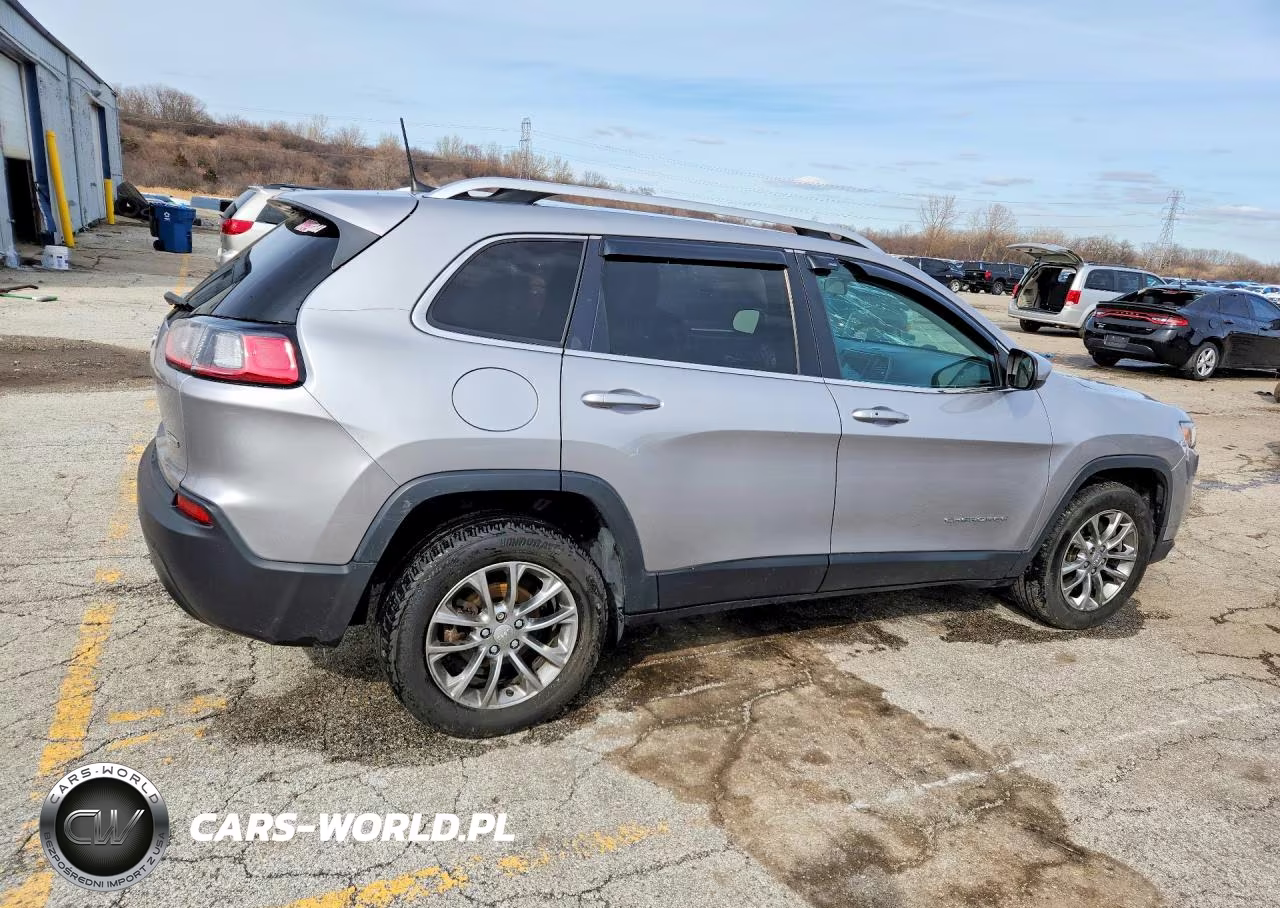 2019 Jeep Cherokee Latitude Plus VIN:1C4PJLLB8KD221738 - 3