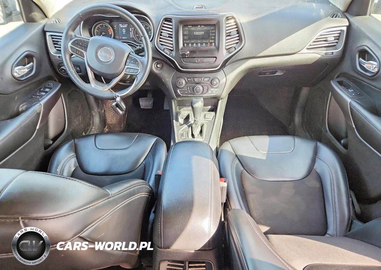 2019 Jeep Cherokee Latitude Plus VIN:1C4PJLLB8KD221738 - 8