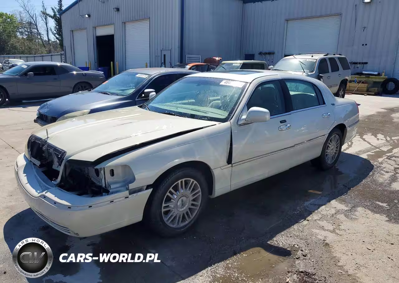 2006 Lincoln Town Car Signature Limited