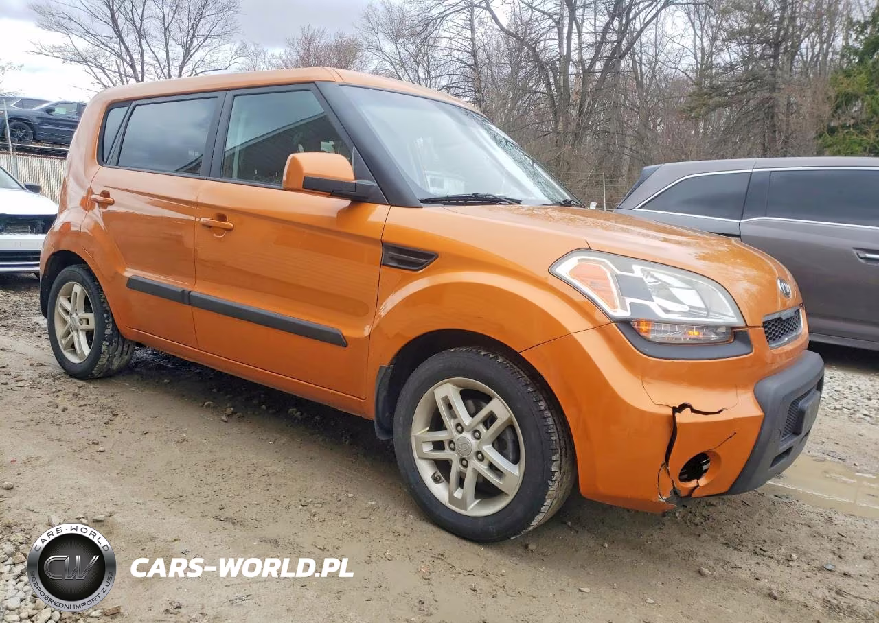 2011 Kia Soul + VIN:KNDJT2A28B7228586 - 4
