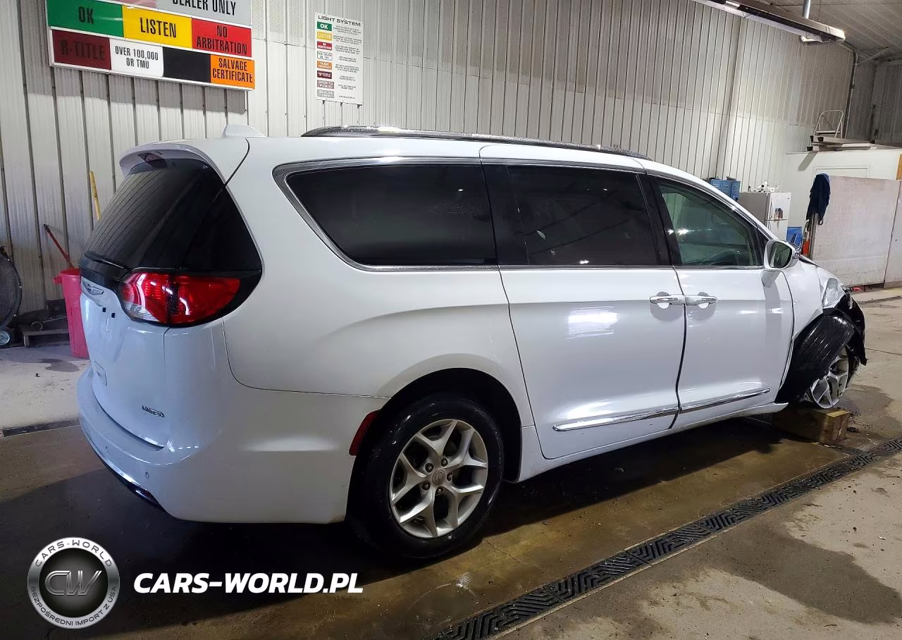 2019 Chrysler Pacifica Limited VIN:2C4RC1GG1KR730337 - 3