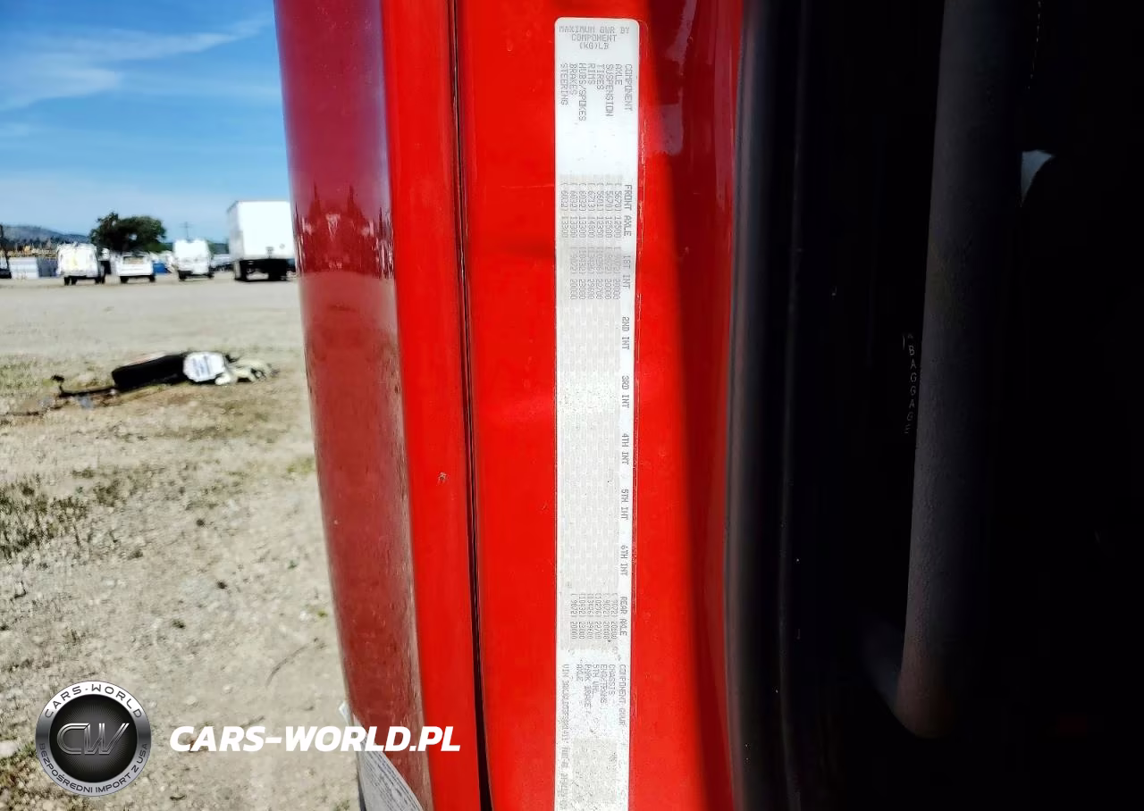 2015 Freightliner Cascadia Semi Truck VIN:3AKJGLD53FSGK1411 - 10