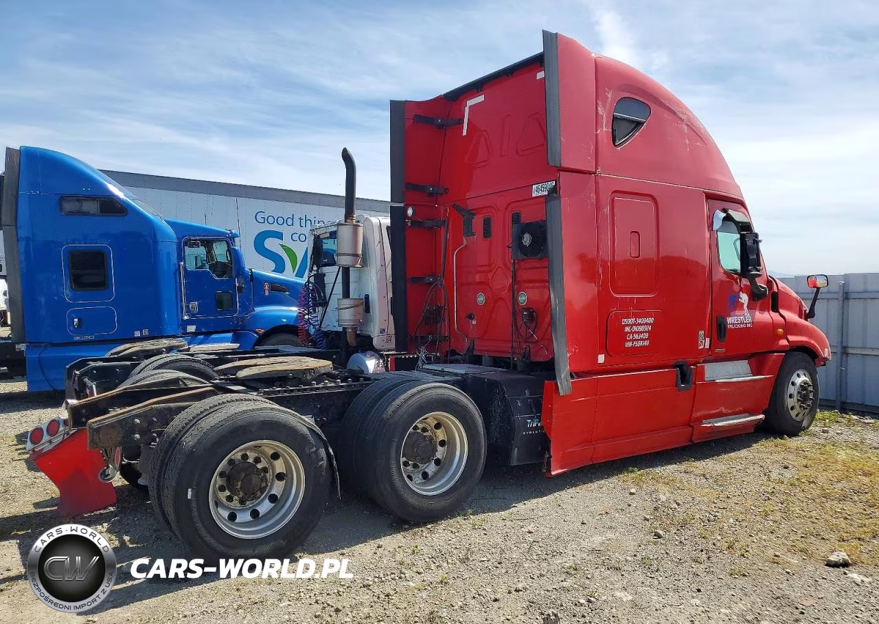 2015 Freightliner Cascadia Semi Truck VIN:3AKJGLD53FSGK1411 - 4
