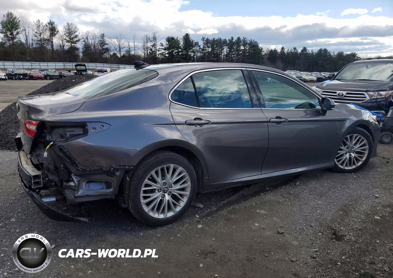 2019 Toyota Camry Xle VIN:4T1B11HK6KU833150 - 3
