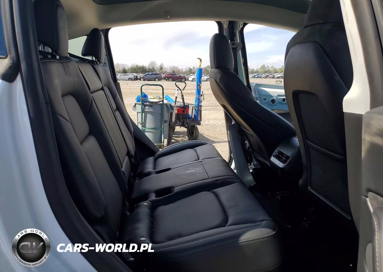 2022 Tesla Model Y VIN:7SAYGDEFXNF308114 - 10