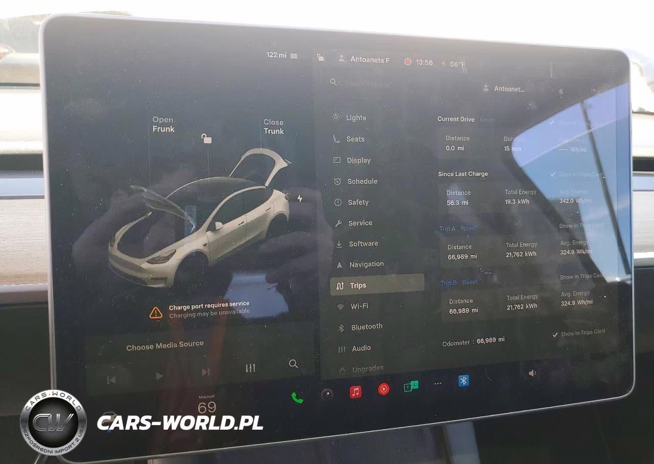 2022 Tesla Model Y VIN:7SAYGDEFXNF308114 - 9