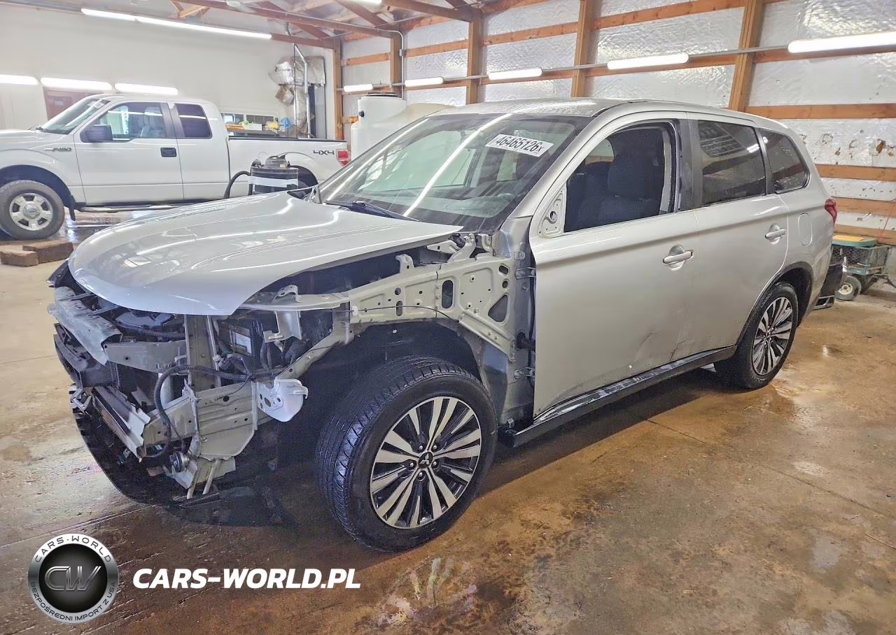 2020 Mitsubishi Outlander Es