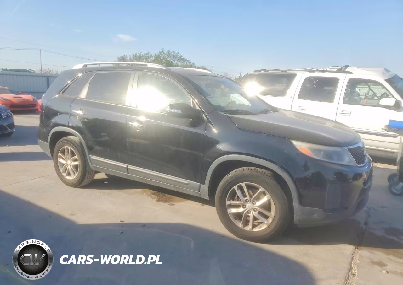 2015 Kia Sorento Lx VIN:5XYKT4A79FG593864 - 4