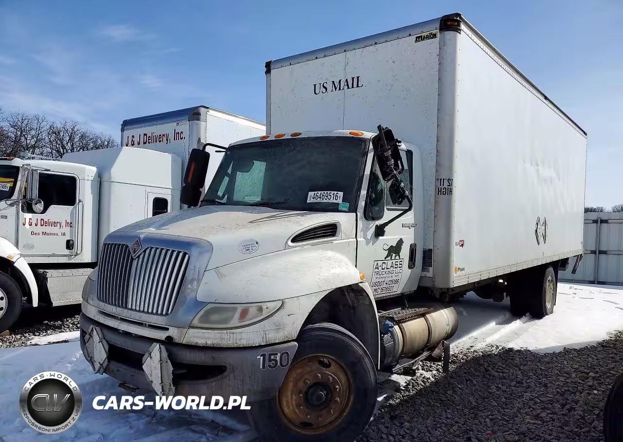 2015 International 4300 Box Truck