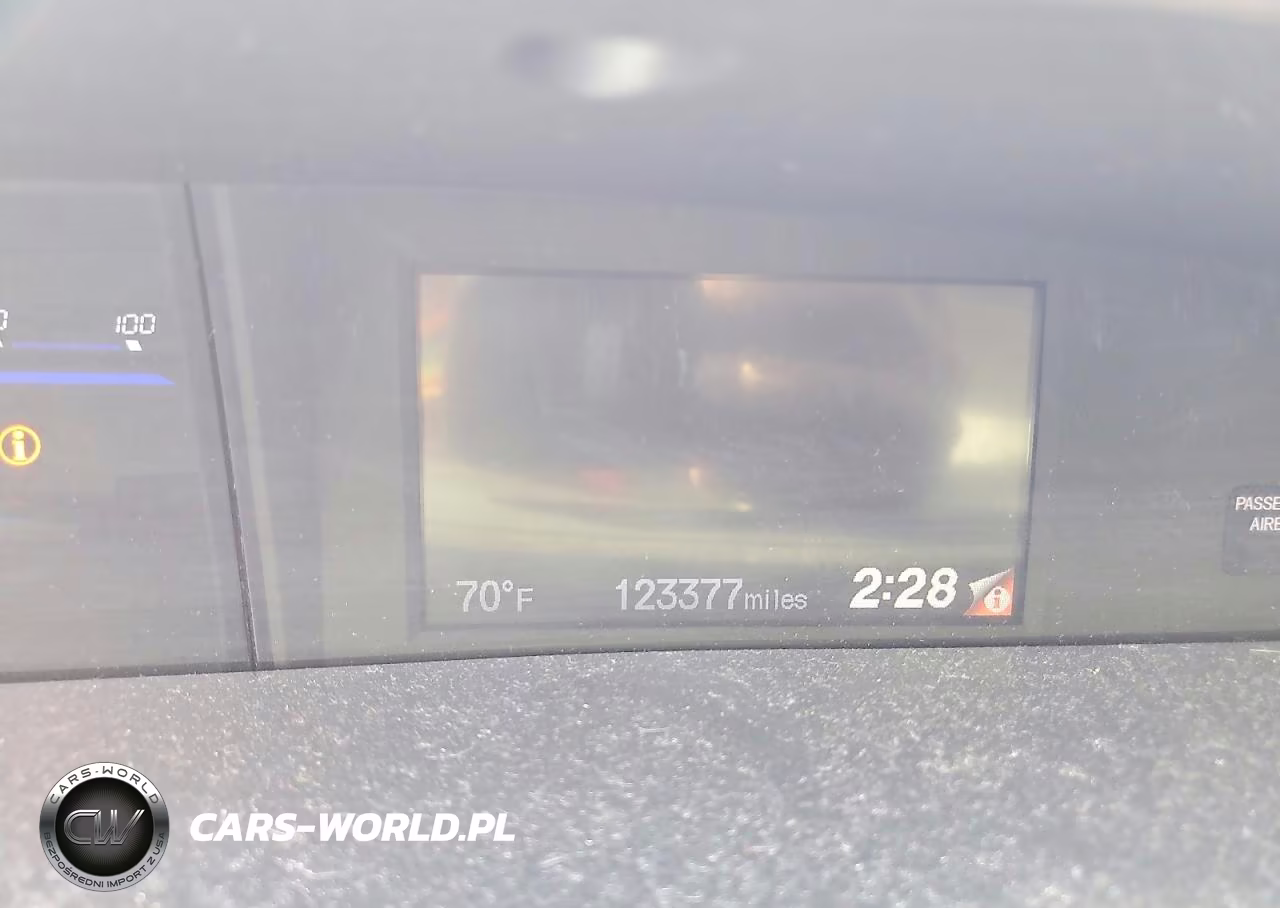 2015 Honda Civic Hybrid VIN:19XFB4F25FE001102 - 9