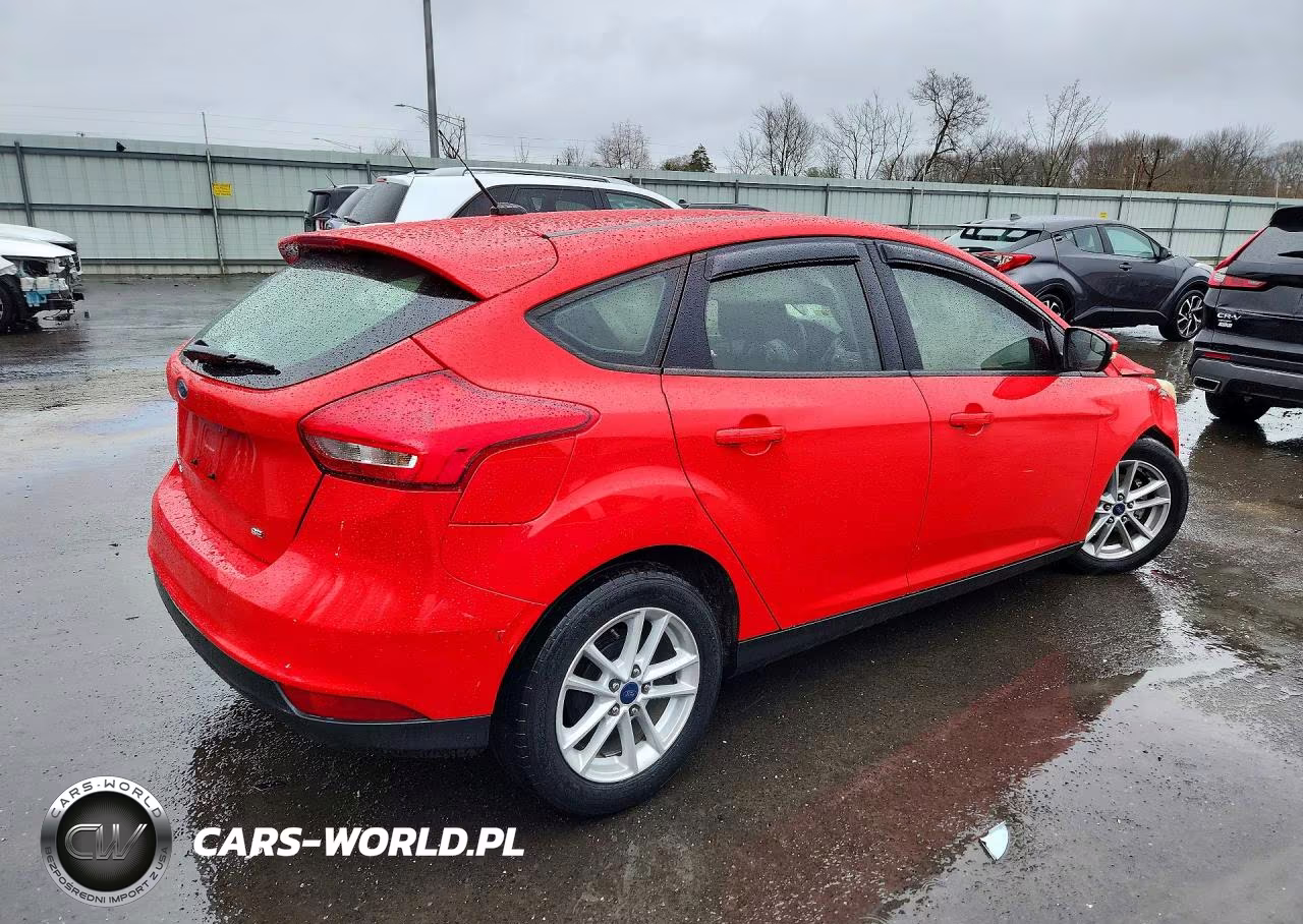 2017 Ford Focus Se VIN:1FADP3K22HL278735 - 3