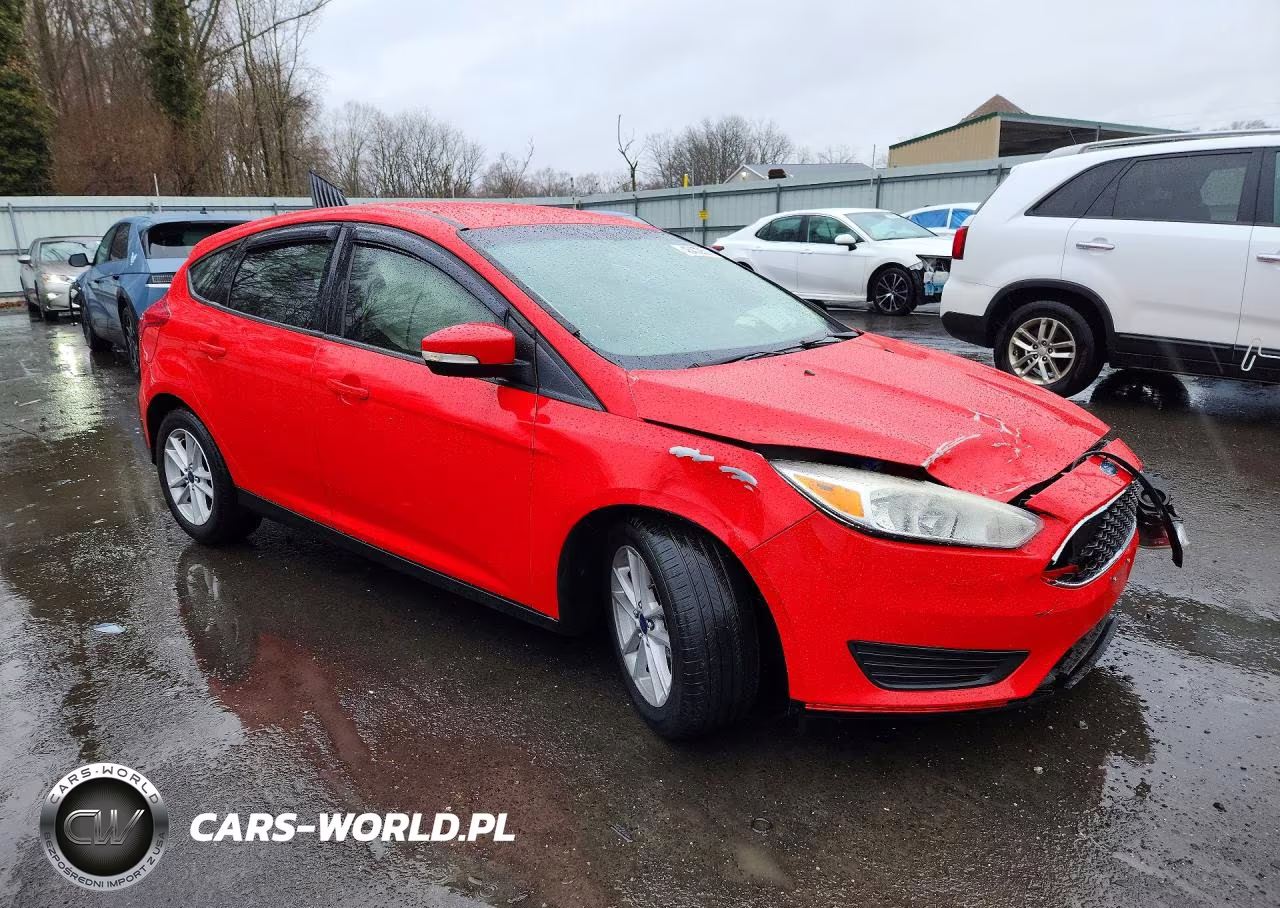 2017 Ford Focus Se VIN:1FADP3K22HL278735 - 4