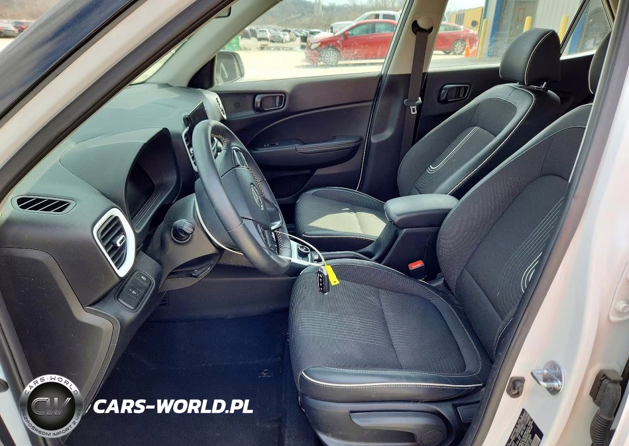 2025 Hyundai Venue Limited VIN:KMHRC8A36SU370429 - 7