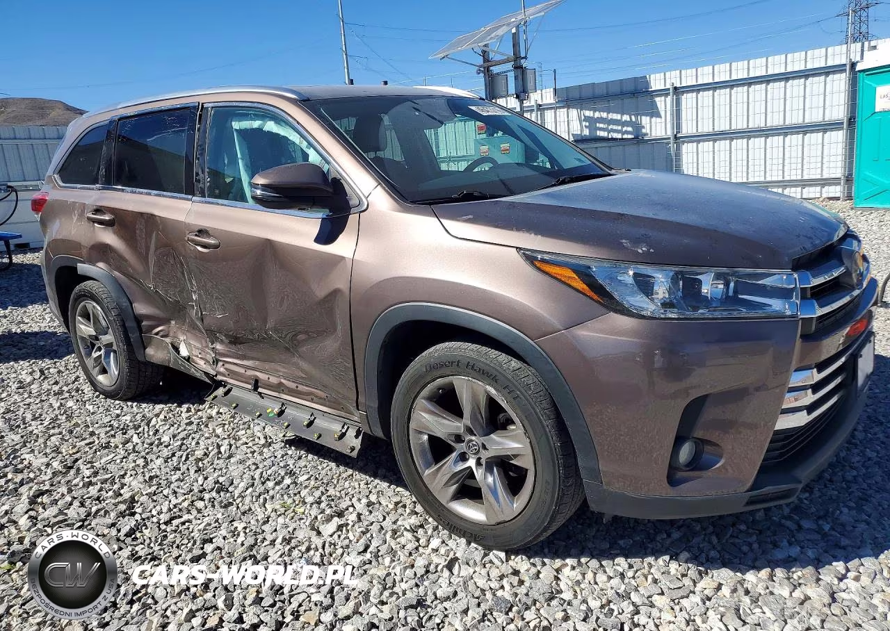 2018 Toyota Highlander Limited VIN:5TDYZRFH8JS279660 - 4