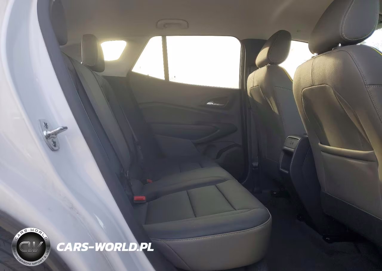 2025 Chevrolet Trax Activ VIN:KL77LKEP9SC162781 - 11