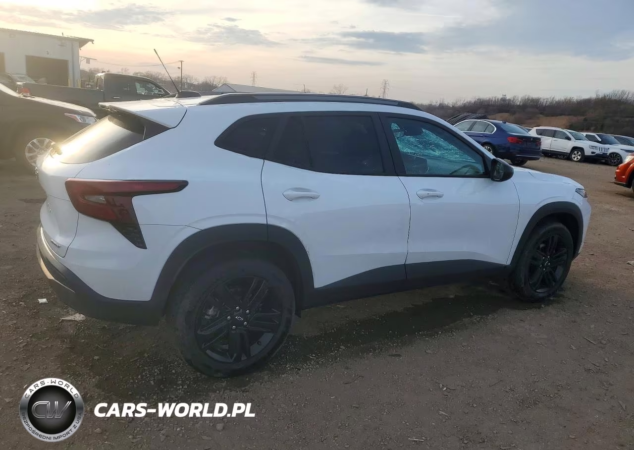 2025 Chevrolet Trax Activ VIN:KL77LKEP9SC162781 - 3