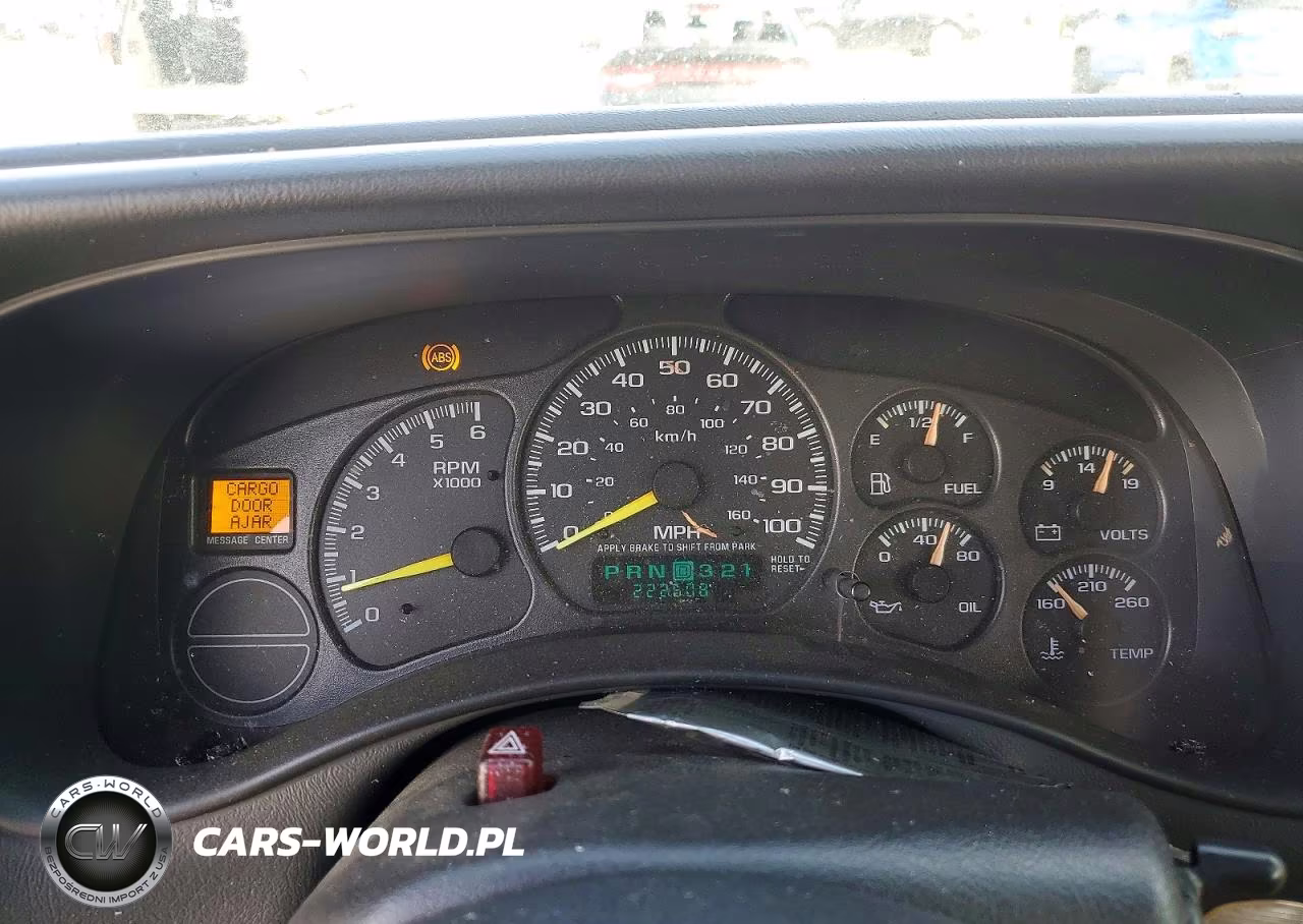 2001 Chevrolet Suburban K1500 VIN:1GNFK16T81J210358 - 9