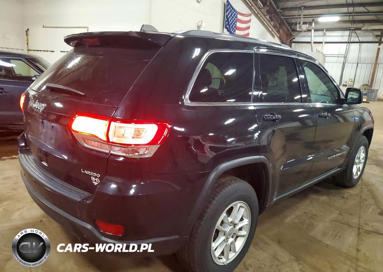 2018 Jeep Grand Cherokee Laredo VIN:1C4RJFAG2JC276795 - 3