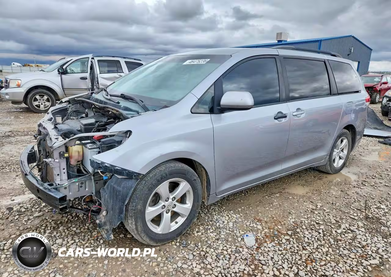 2014 Toyo Sienna Le Fwd W-8-Pa Le 8-Passenger