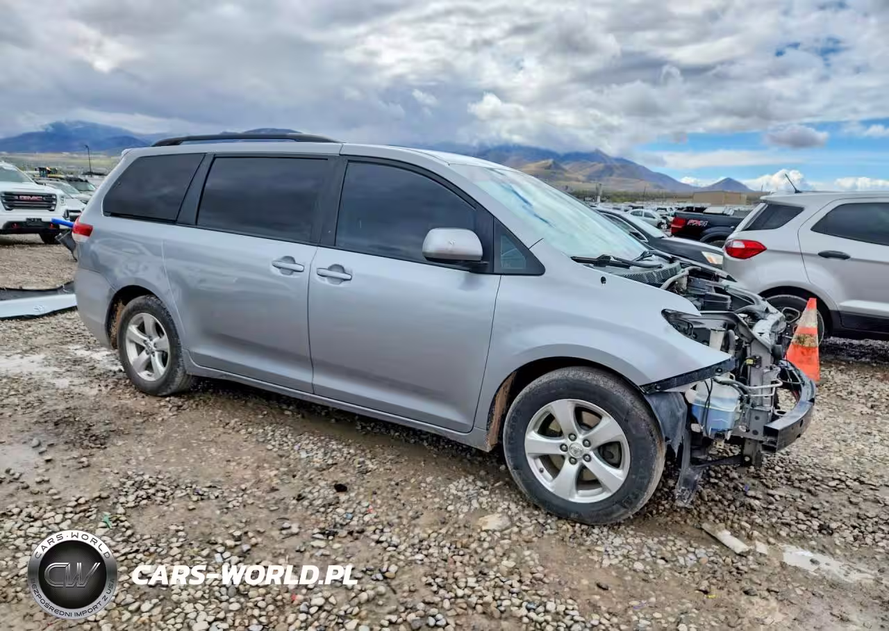 2014 Toyo Sienna Le Fwd W-8-Pa Le 8-Passenger VIN:5TDKK3DC0ES454729 - 4