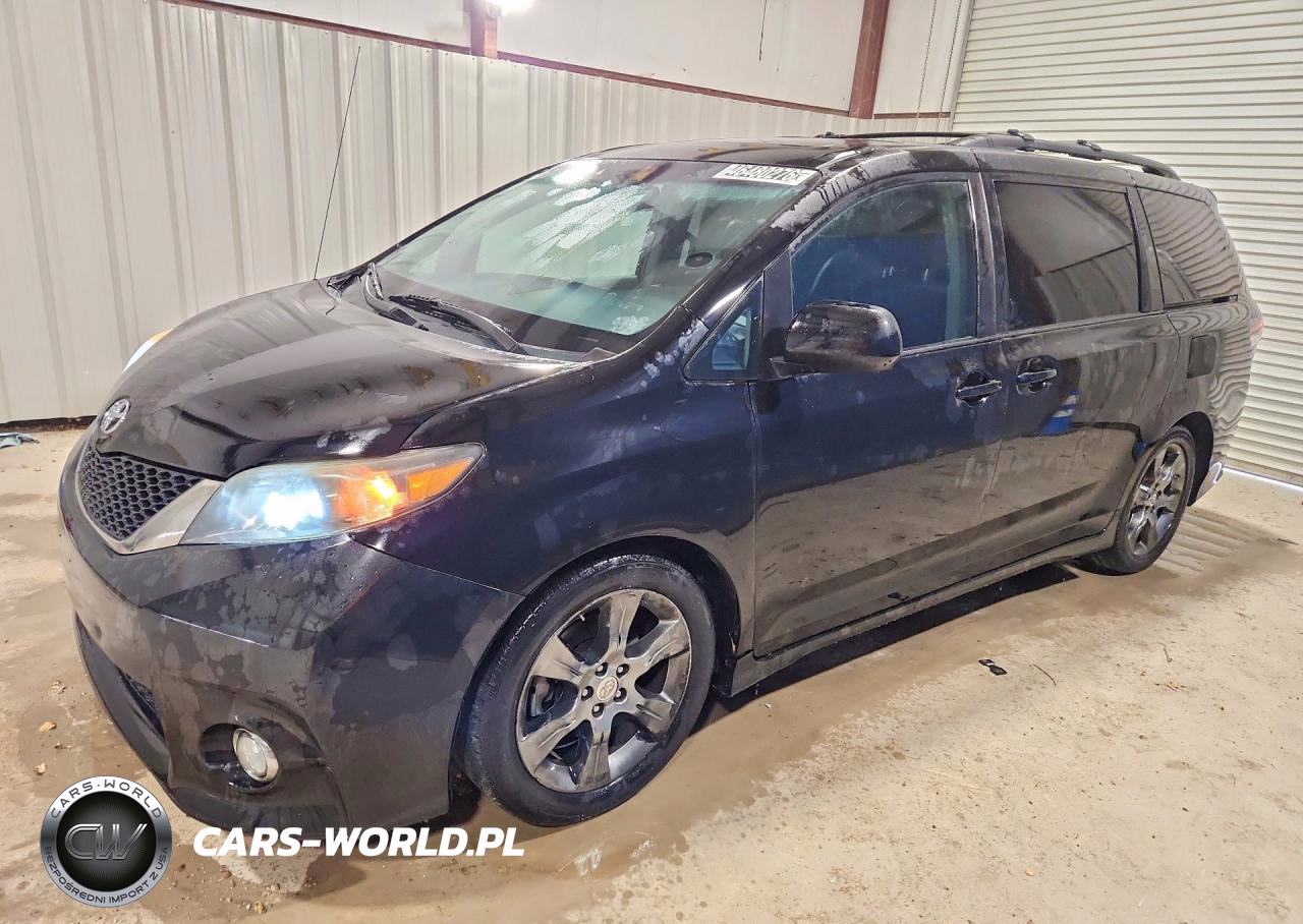 2011 Toyota Sienna Se 8-Passenger