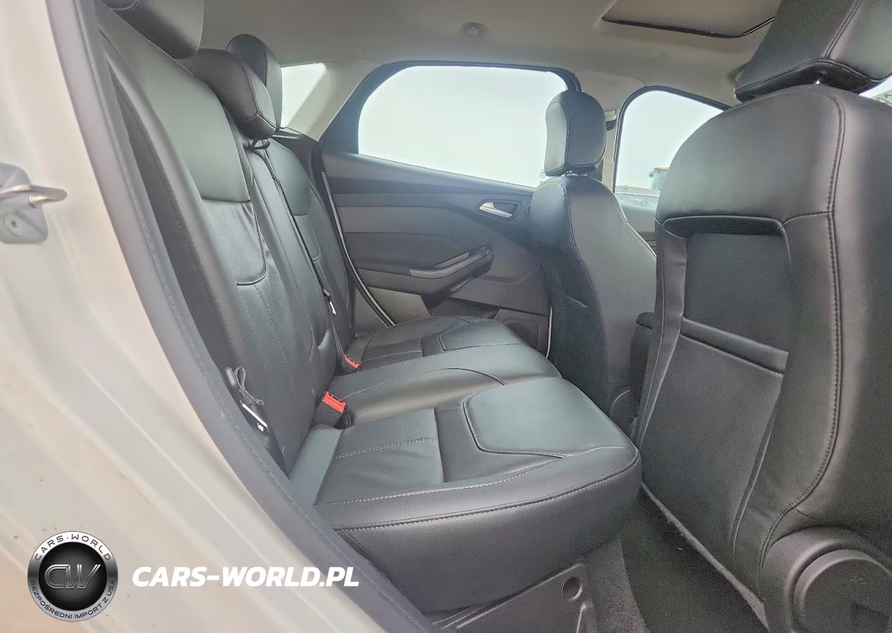 2017 Ford Focus Titanium VIN:1FADP3N23HL265939 - 10