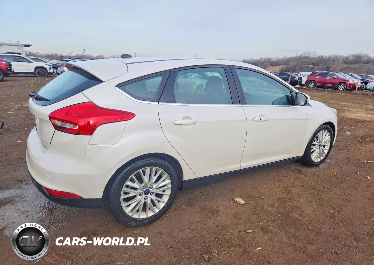 2017 Ford Focus Titanium VIN:1FADP3N23HL265939 - 3