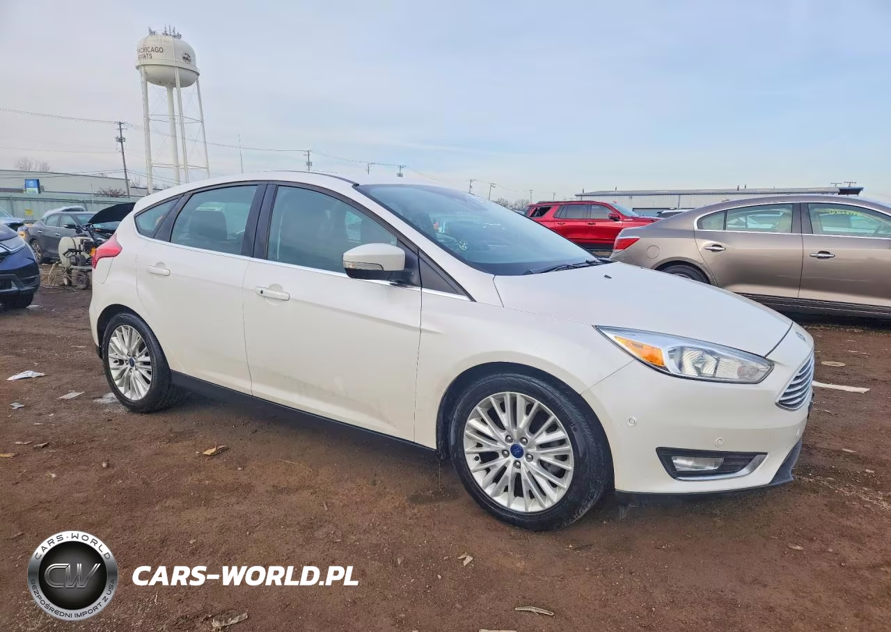 2017 Ford Focus Titanium VIN:1FADP3N23HL265939 - 4